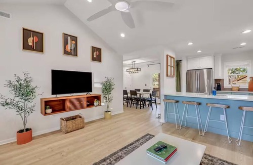 Russellville House | Stars & S’mores on Chippendale