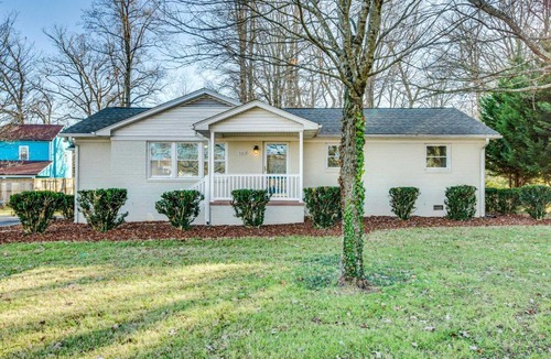 Greensboro Apartment | Stay Awhile Charming Greensboro House Close to Must-See Places
