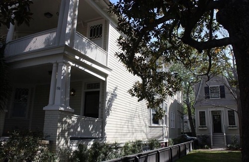 Cannonborough Elliotborough Apartment | Stay in Luxury. Eat, Shop w/Locals-King Street just 5 Blocks Away