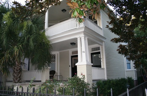 Cannonborough Elliotborough Apartment | Stay In Luxury. Eat,Shop W/ Locals-King Street just 5 Blocks Away
