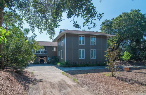 Debordieu Colony House | Steps away from the beach