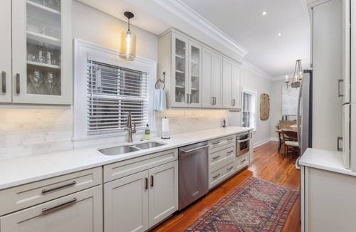 South of Broad House | Stunning 3BR Home on desired Tradd - 3 PARKING SPOTS
