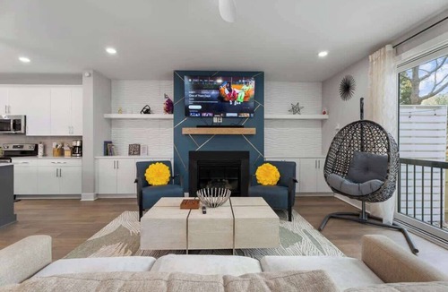 Raleigh Condo | Stylish 4BR w/Gym & Patio Near North Hills