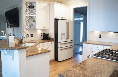 Jamestown House | Stylish 5 bedroom/3b close to HPU, Wyndham & FM!