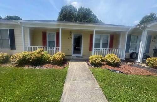 Greensboro House | Stylish Fully Private 2BR 2BA Townhome