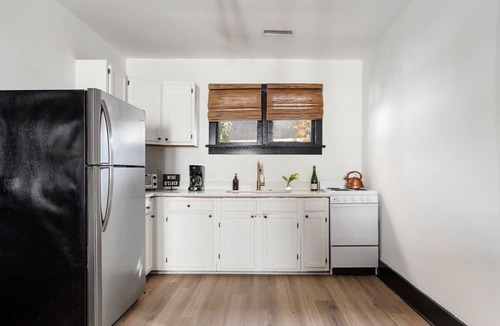 Cannonborough Elliotborough House | Stylish Monthly 1BR Downtown Rental