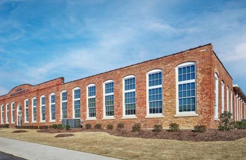 Clayton Apartment | StylishvCozy 2BD Apt Near DT Clayton Pool Gym