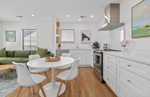 West Ashley House | Suite Magnolia II, Hot Tub & Pet Friendly