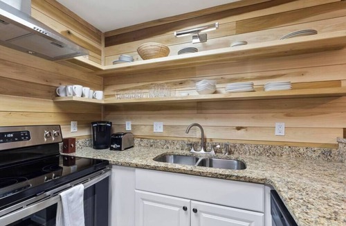 Sullivan's Island Apartment | Sullivans Island Beach Getaway 'Island Gem'