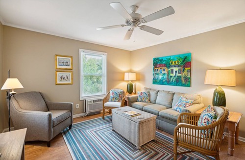 Sullivan's Island Condo | Sullivans Island condo, centrally located, near beach & more - 20 Island House