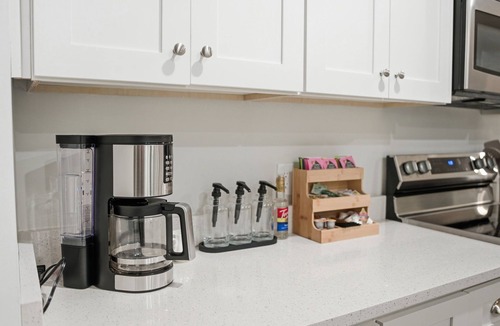 Lincolnville House | Summerville Family Home, 5 bedrooms, Swingset, Breakfast Included, Pets.