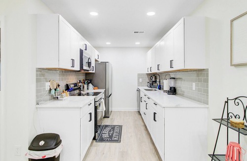Summerville Historic District House | Summerville, Spacious Family & Work-Friendly House