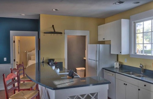 Melrose on the Beach House | Sunrise Cottage - 2BDR Oceanfront with Golf Cart