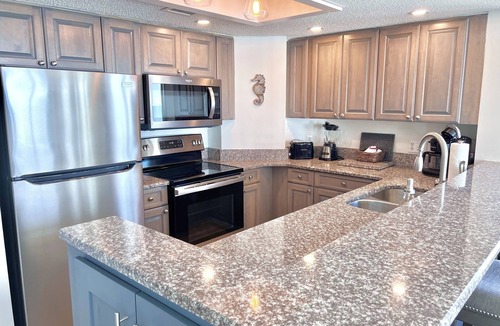 Arcadian Shores Condo | 🌞Sunrises by the Sea🌞 Oceanfront🌞 3 Bedroom 2 Bath w/laundry room in unit