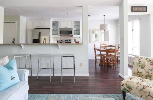 Kiawah Island Villa | Sunroom with lagoon views to enjoy nature! Discounts for long, off-season stays!