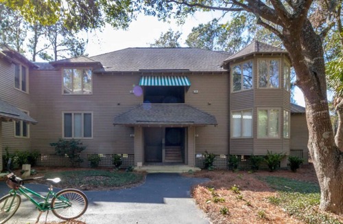 Kiawah Island Villa | Sunroom with lagoon views to enjoy nature! Discounts for long, off-season stays!