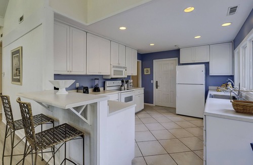 Baynard Oaks House | Sunset Rentals | Baynard Park 6 | Dog Friendly