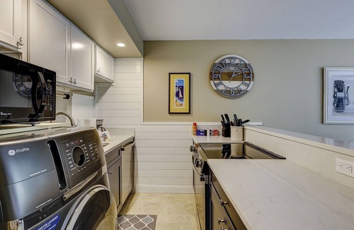 South Beach Villa | Sunset Rentals- 1687 Bluff Villas