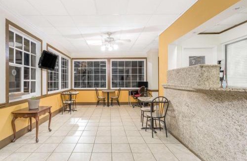 Santee Hotel | Super 8 by Wyndham Santee/I-95