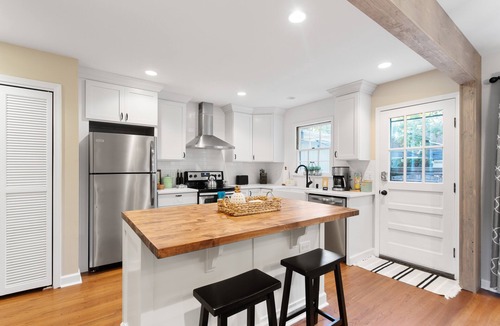 Mount Pleasant House | Sweet Magnolia: Chic Haven with Fenced Backyard!