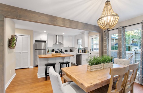 Mount Pleasant House | Sweet Magnolia: Chic Haven with Fenced Backyard!