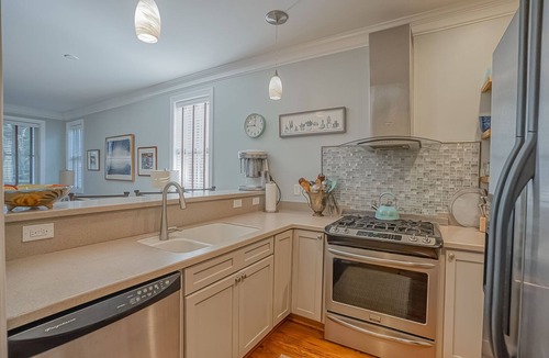 Uptown House | Sweet Magnolia Sandy Feet Retreat - 4 Porches!
