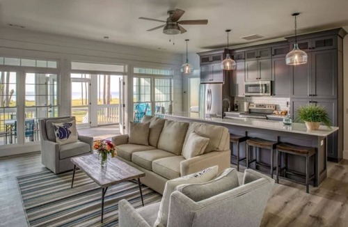 Melrose on the Beach House | Sycamore Cottage- 5BDR Oceanfront with Golf Cart
