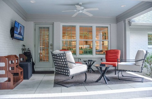 Old Town Cottage | Tartan Cottage, Scottish decor + 4-seat golf cart