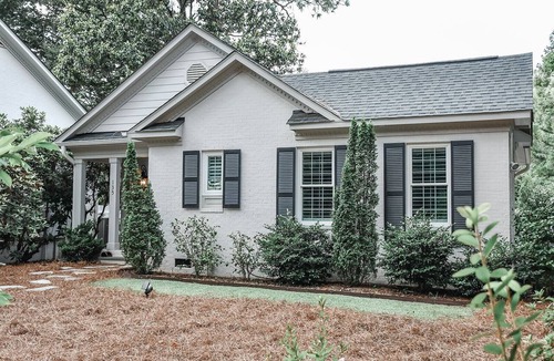 Old Town Cottage | Tartan Cottage, Scottish decor + 4-seat golf cart