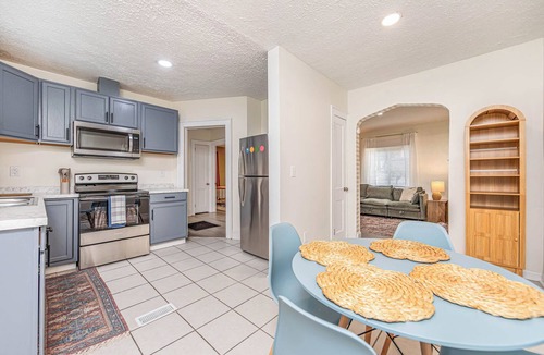 Terry Sanford Cottage | The 239: Windsor Modern 2BR Bragg VA FSU Cape Fear Valley