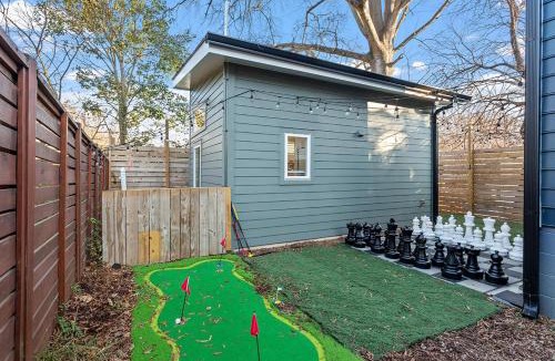 Downtown House | The Acorn - Tiny House in HISTORIC OAKWOOD