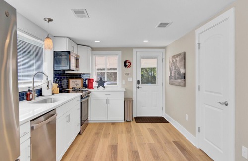 Johns Island House | The Americana! Cozy Johns Island 2BR w/Firepit!