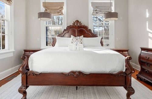 South of Broad House | The Beauty on Broad, a Luxury 1br/1.5ba Apt.