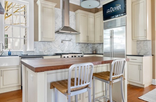 South of Broad House | The Beauty on Broad, a Luxury 1br/1.5ba Apt.