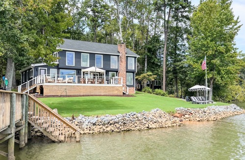 South Belmont House | The Belmont Lake Retreat -Sleeps 14!