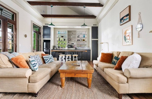 Cannonborough Elliotborough Apartment | The Blue Chip | Large Veranda | Al Fresco Dining