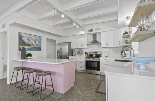Savannah Beach House | The Blue Crab House-Heated Pool, Hot Tub, and stone's throw to the beach