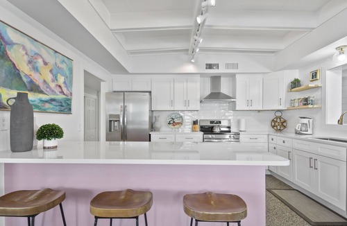 Savannah Beach House | The Blue Crab House-Heated Pool, Hot Tub, and stone's throw to the beach