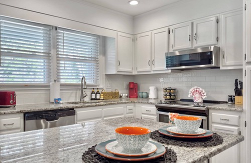 Lincolnville House | The Caspian: family friendly haven with private pool perfect for large groups