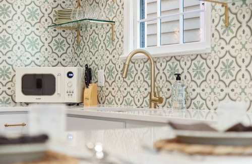 Cannonborough Elliotborough House | The Charleston Suites: The Victoria Suite - 3bd/2ba ample outdoor space