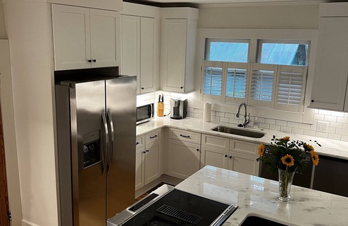 Old Town Cottage | The Craddock - Tufts Home & Antique Carriage House - 6BR 5.5 Baths - Sleeps 12+