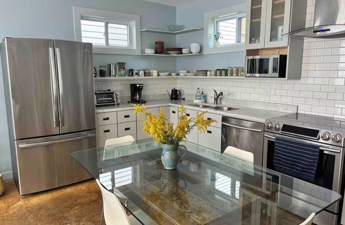 Westside House | The D'Alhana~1BR entire guesthouse in downtown Charleston