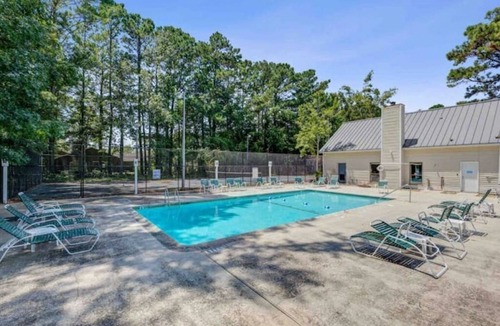 West Ashley Apartment | The Dolly Apartment your perfect mid term home with full kitchen 2 bed 2 bath