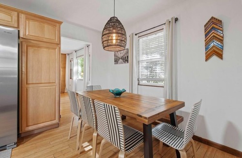 North Charleston House | The Endless Summer-Hot Tub-7 beds