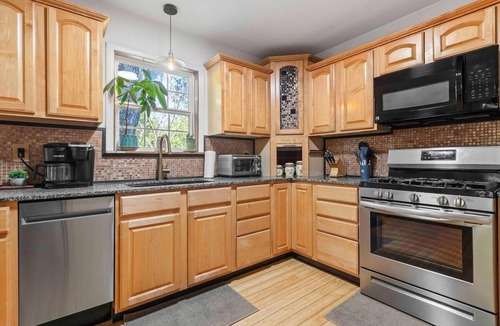 North Charleston House | The Endless Summer-Hot Tub-7 beds
