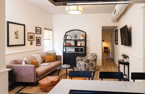 Cannonborough Elliotborough House | The Grand Helène - Newly Renovated 11BD, 12BA - 2 Blocks from King St!