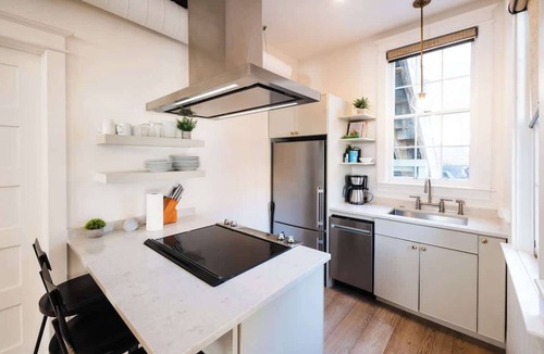 Cannonborough Elliotborough House | The Grand Helène - Newly Renovated 11BD, 12BA - 2 Blocks from King St!