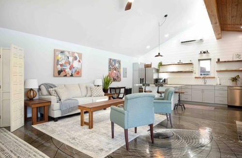 North Charleston Apartment | The Heart of Park Circle Clerestory Guest House Studio