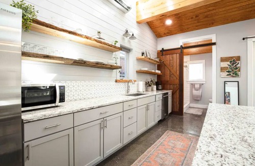 North Charleston Apartment | The Heart of Park Circle Clerestory Guest House Studio