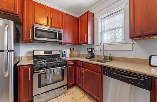 Dilworth Condo | The Home Collection: Pet Friendly Dilworth 2BR w/Balcony near Atrium CMC